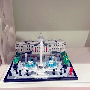 Lego Archetecture Trafalgar Square (lego 21045) with box and instructions